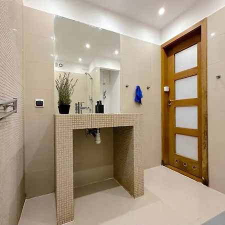 Funky - 5 Minutes To Molo & Seaside *